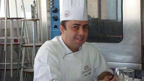 Chef Rafael Barros ensina receitas de bolo